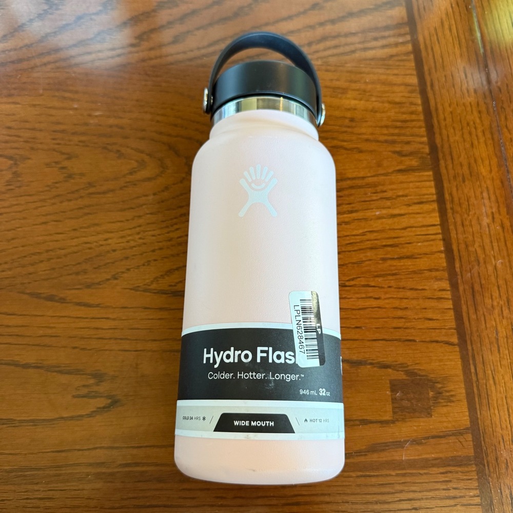Hydro Flask 32 oz Wide Mouth Water Bottle Flex Cap Light Pink Stainless Steel